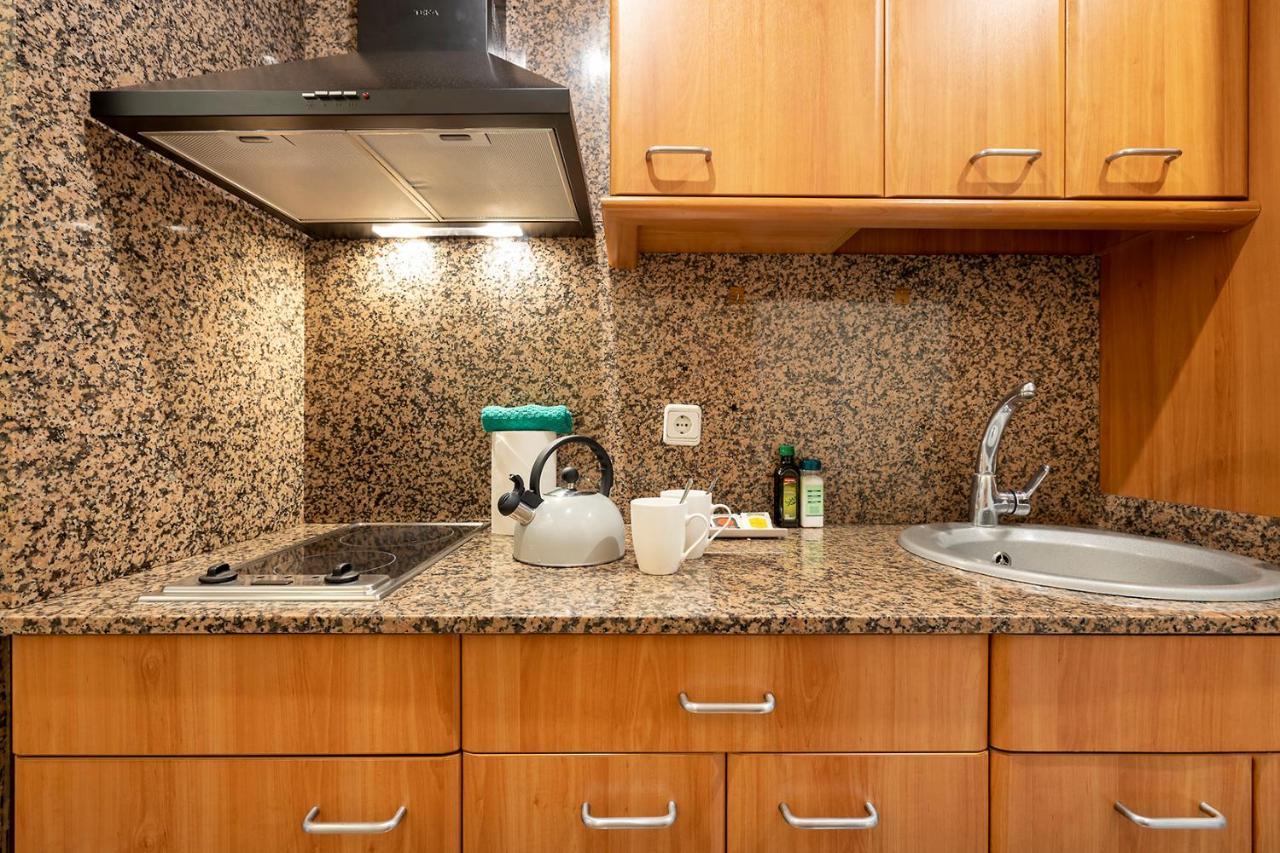 Apartments Sata Park Guell Area Барселона Экстерьер фото