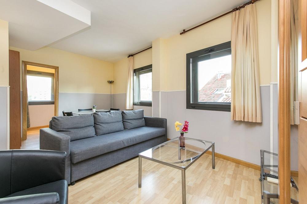 Apartments Sata Park Guell Area Барселона Экстерьер фото