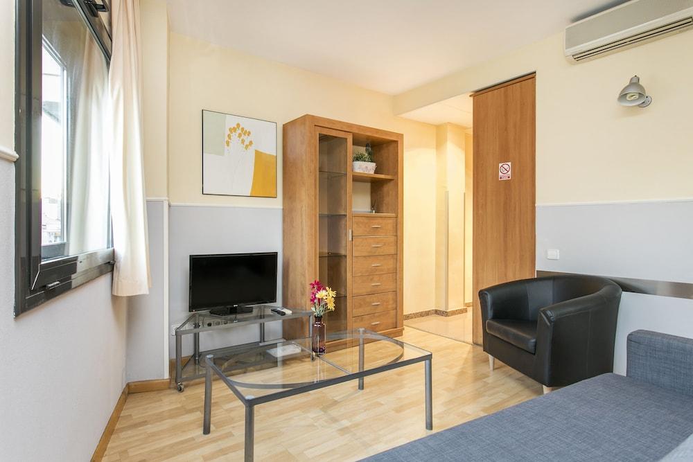 Apartments Sata Park Guell Area Барселона Экстерьер фото
