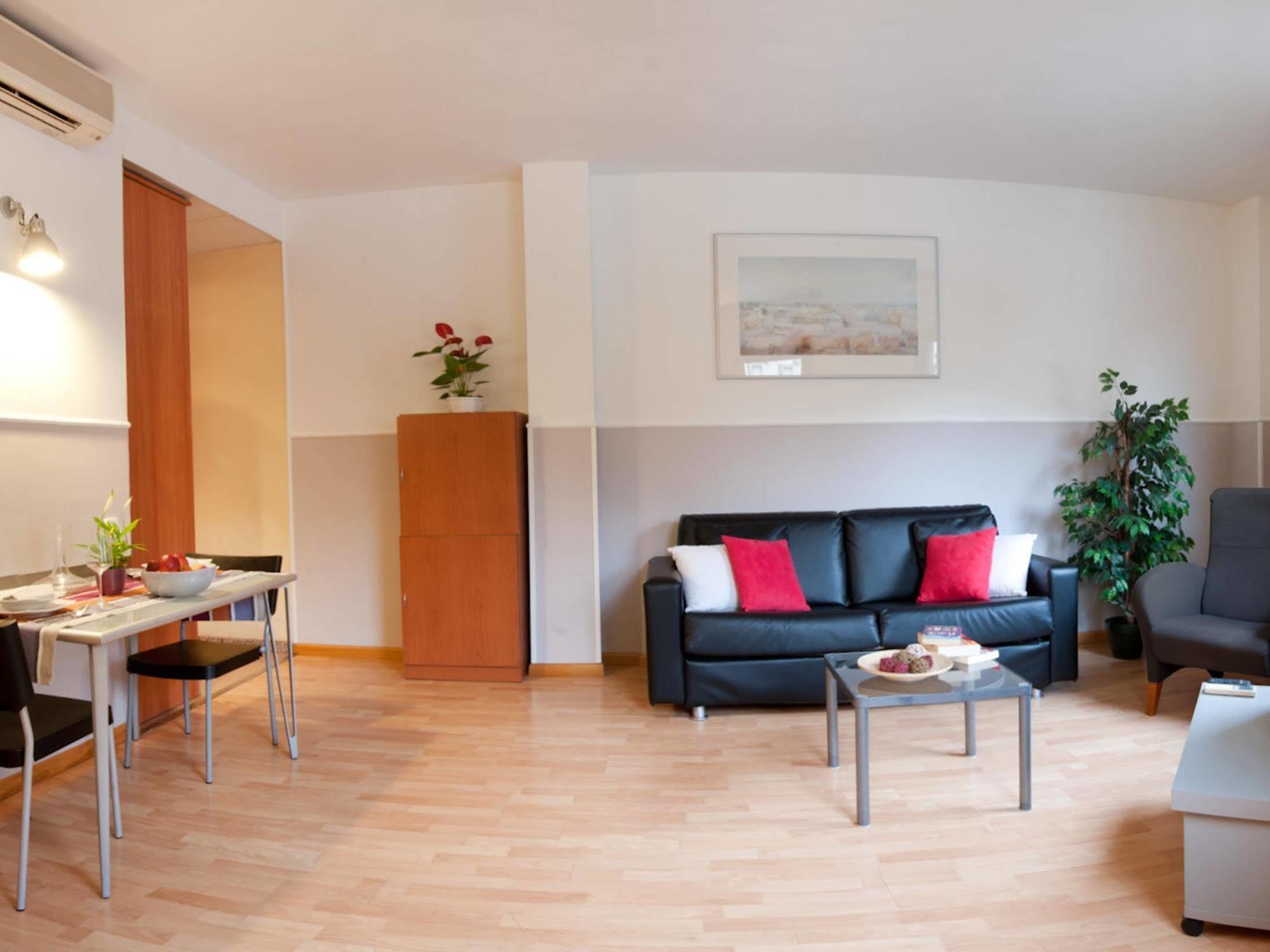 Apartments Sata Park Guell Area Барселона Экстерьер фото